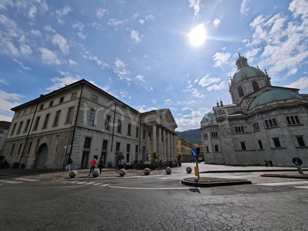 appartamento in vendita a Como in zona Como Centro
