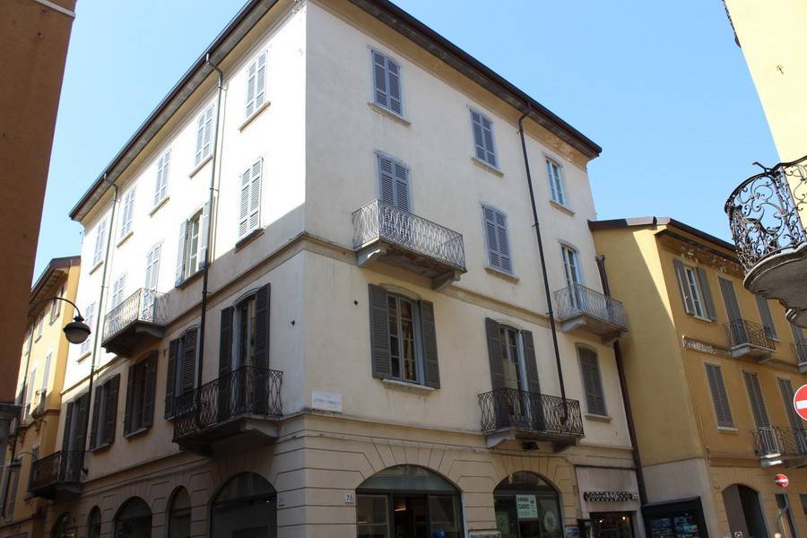 appartamento in vendita a Como in zona Como Centro
