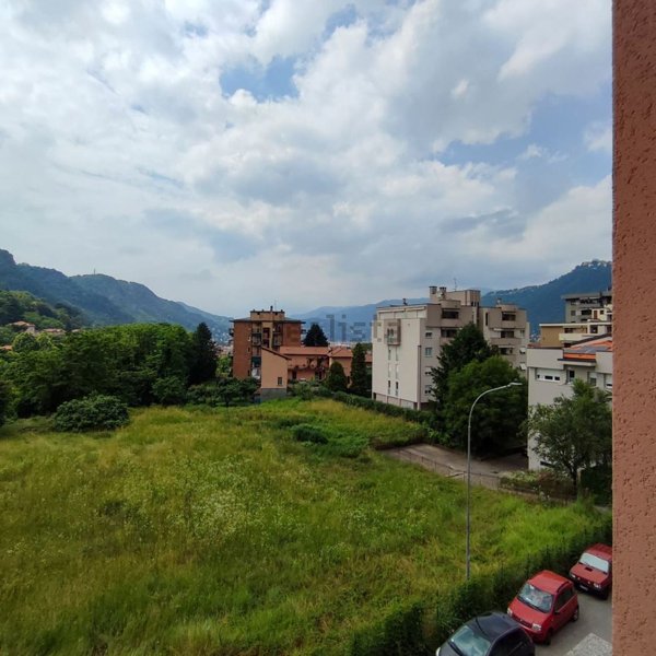 appartamento in vendita a Como in zona Borghi