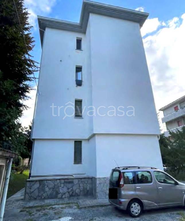appartamento in vendita a Como in zona Albate