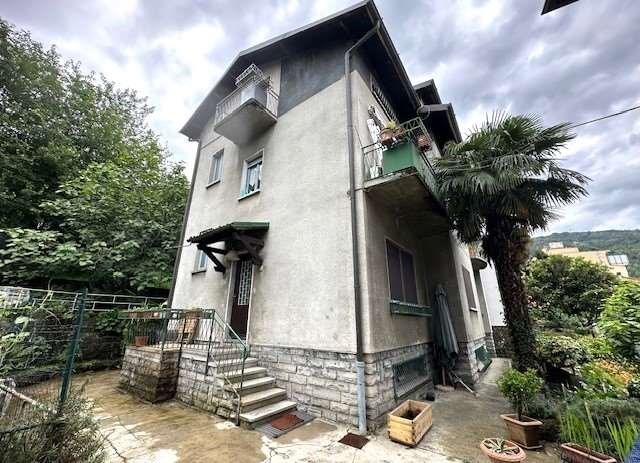 appartamento in vendita a Como in zona Ponte Chiasso