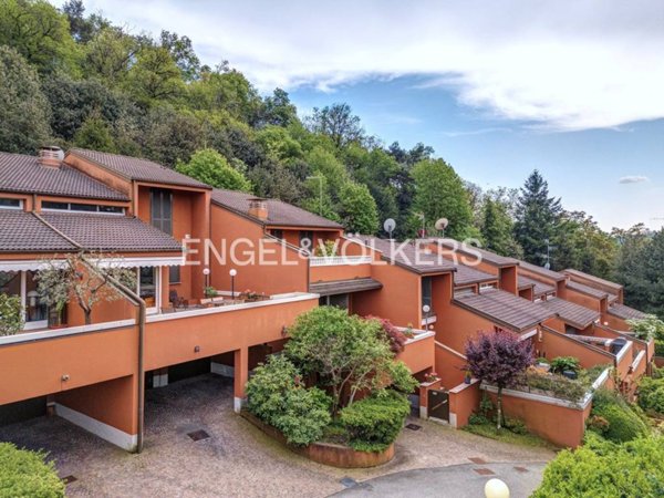 casa indipendente in vendita a Como in zona Albate