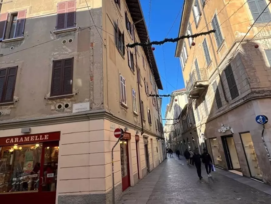 appartamento in vendita a Como in zona Como Centro