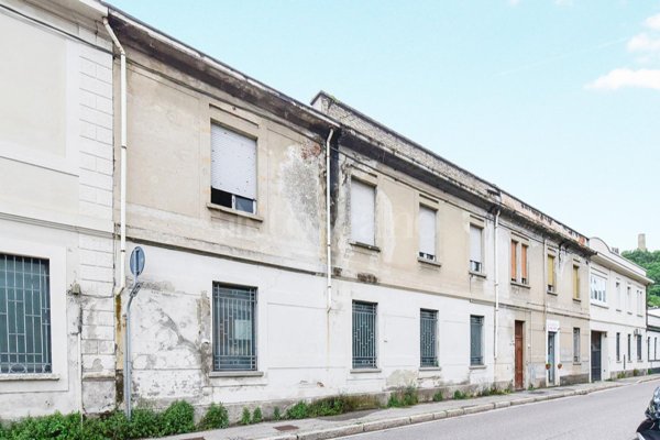 appartamento in vendita a Como in zona Prestino