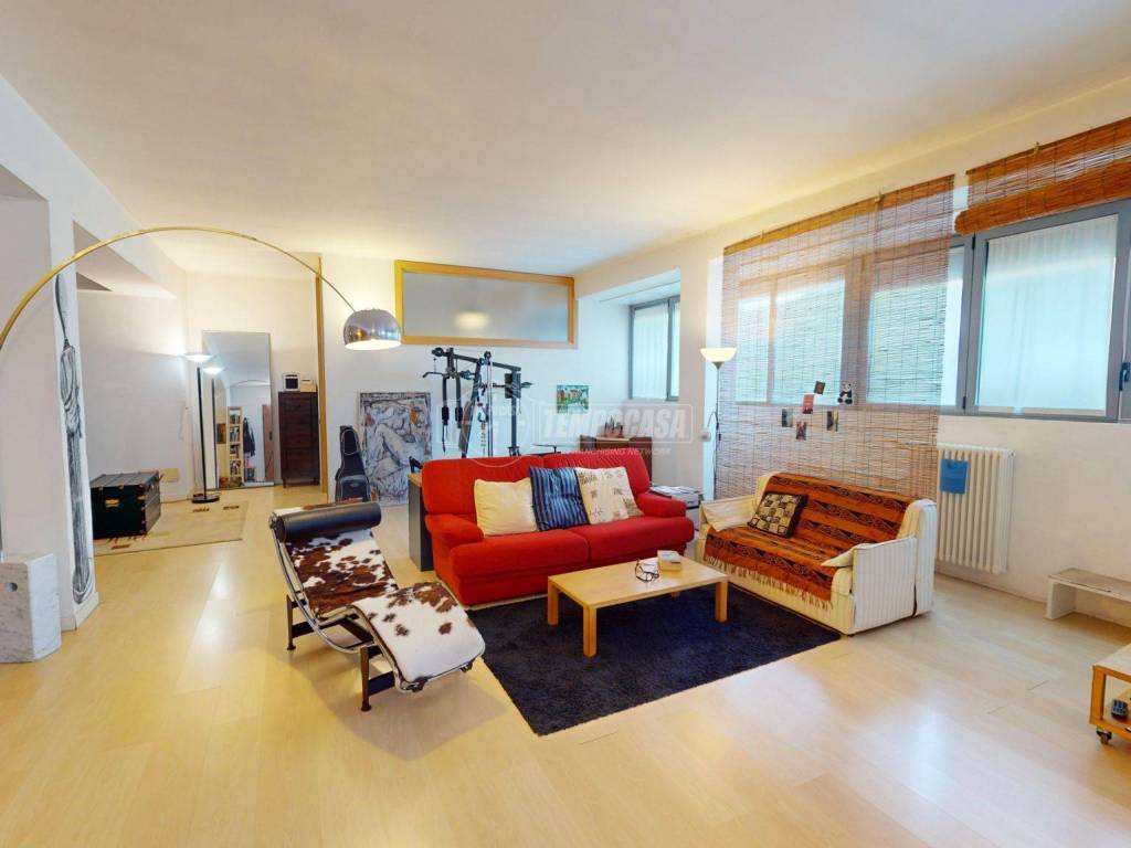 appartamento in vendita a Como in zona Lora