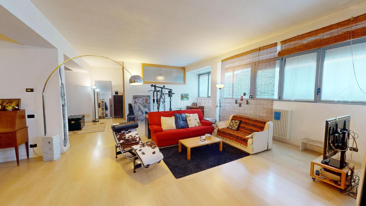 appartamento in vendita a Como in zona Borghi