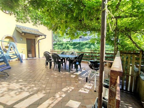 casa indipendente in vendita a Como in zona Albate