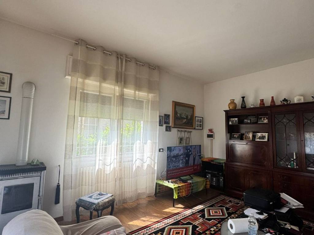 appartamento in vendita a Como in zona Breccia
