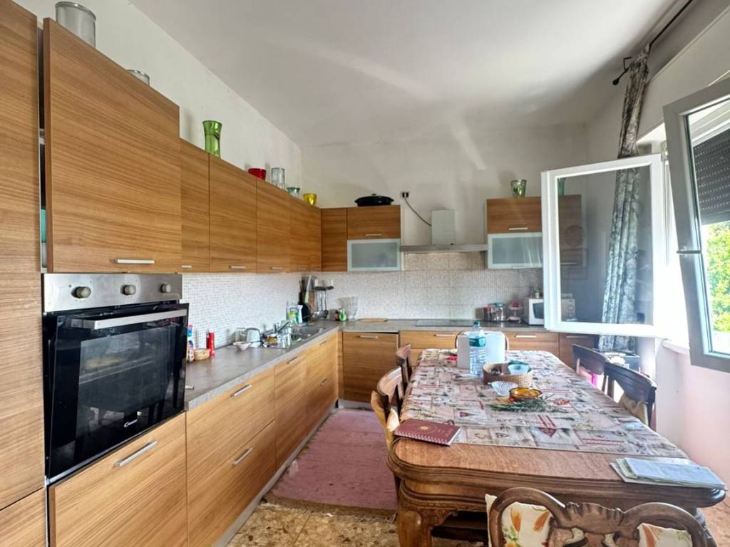 appartamento in vendita a Como in zona Rebbio