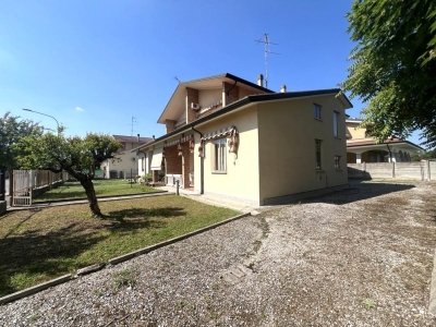 casa indipendente in vendita a Como in zona Como Centro