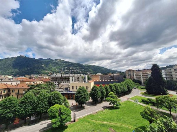 appartamento in vendita a Como in zona Borghi