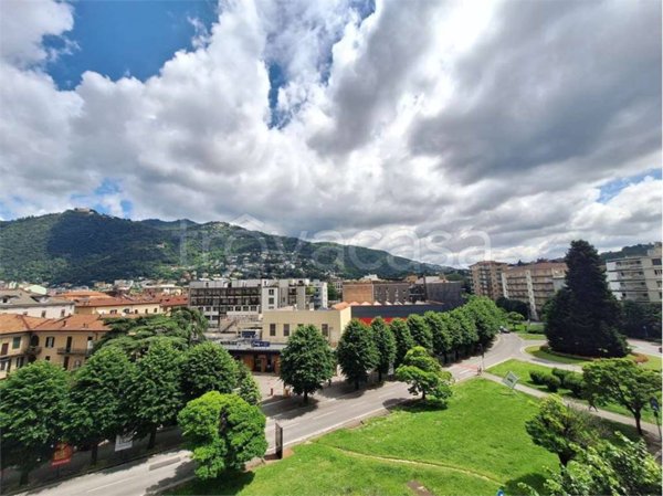 appartamento in vendita a Como in zona Borghi