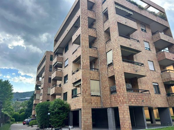 appartamento in vendita a Como in zona Borghi