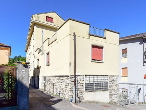 appartamento in vendita a Como in zona Caserme