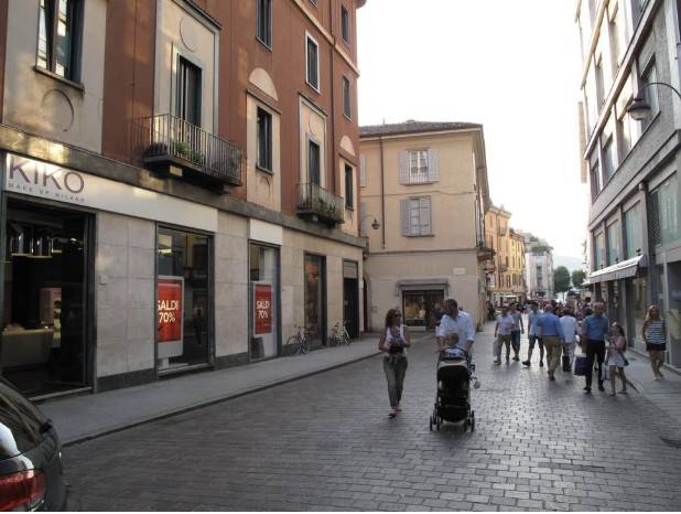 negozio in vendita a Como