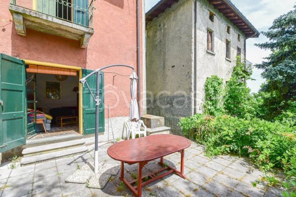 casa indipendente in vendita a Como in zona Grotta