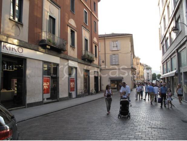 negozio in vendita a Como in zona Como Centro