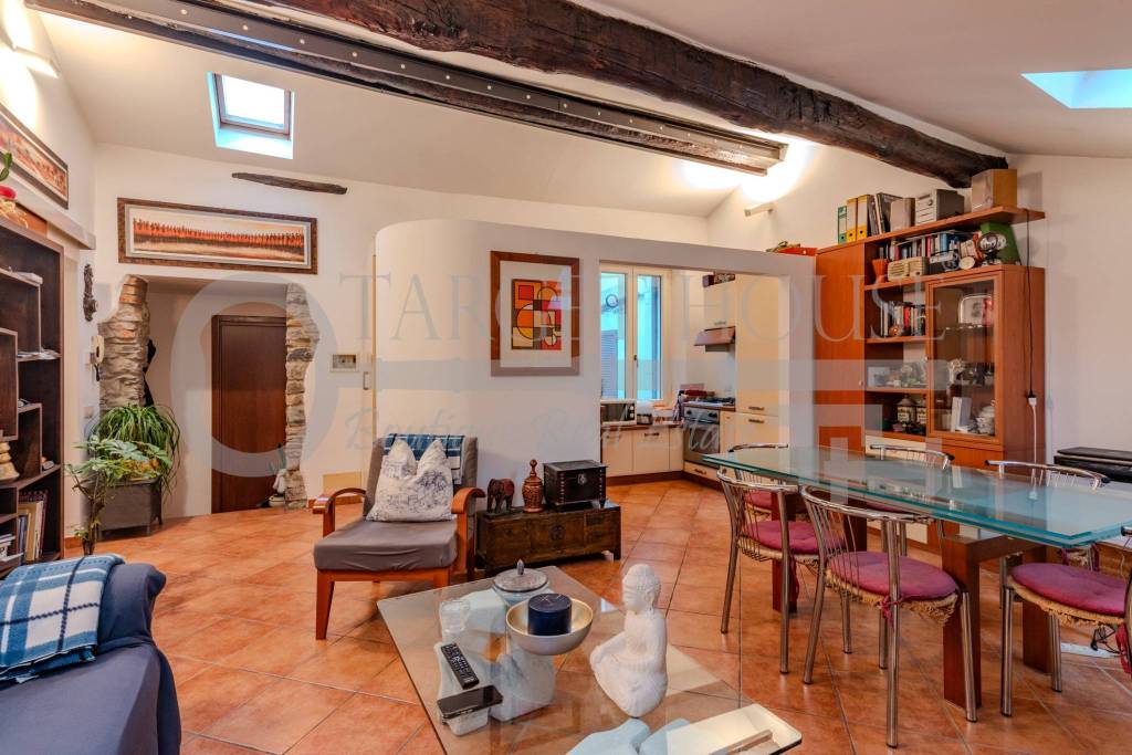 appartamento in vendita a Como in zona Piazza Volta