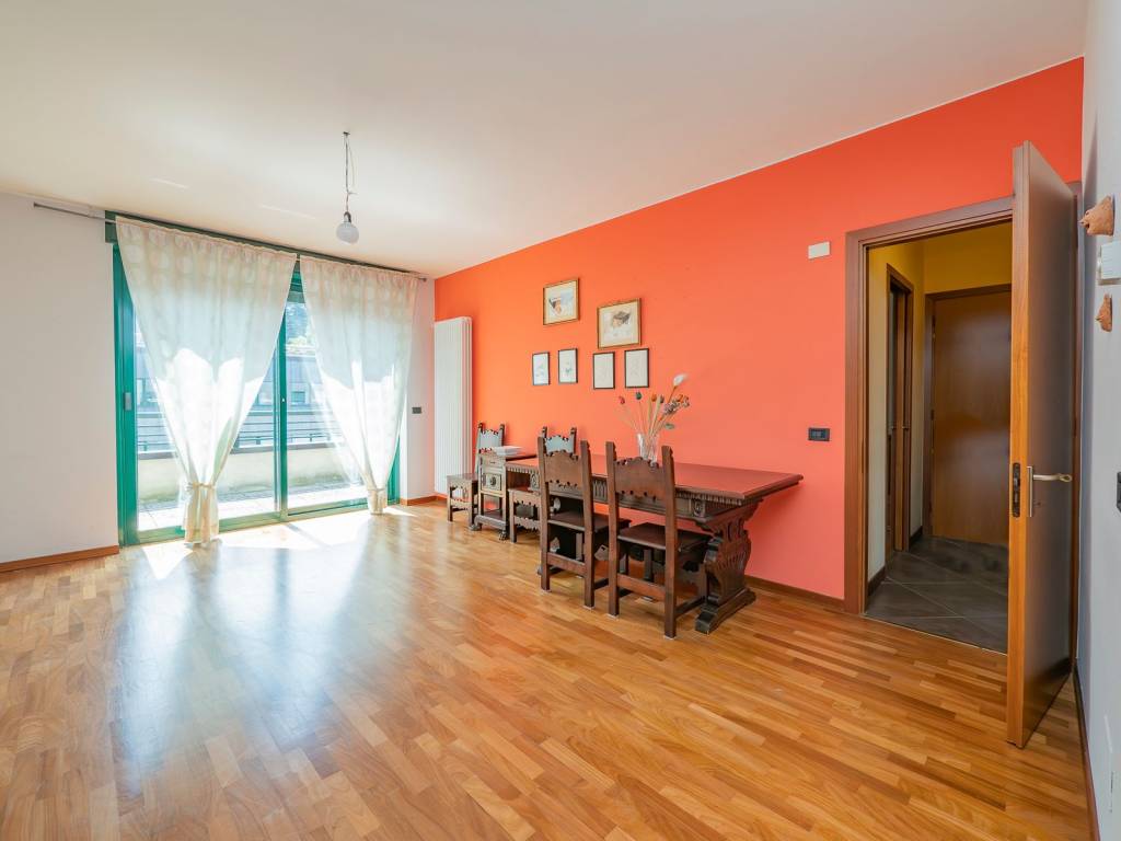 appartamento in vendita a Como in zona Valduce