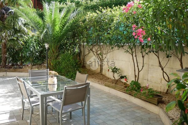 appartamento in vendita a Como in zona Prestino