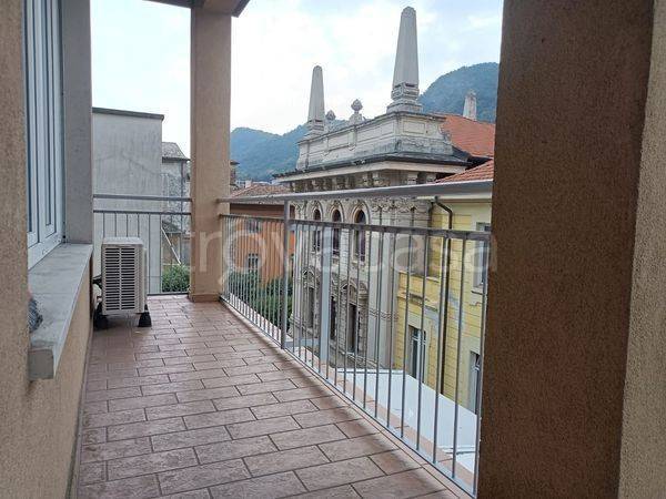 appartamento in vendita a Como in zona Viale Varese