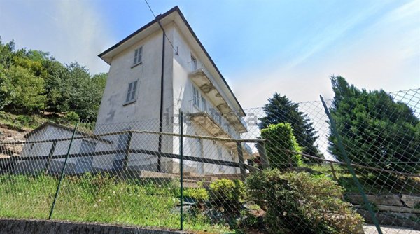 casa indipendente in vendita a Como in zona Albate