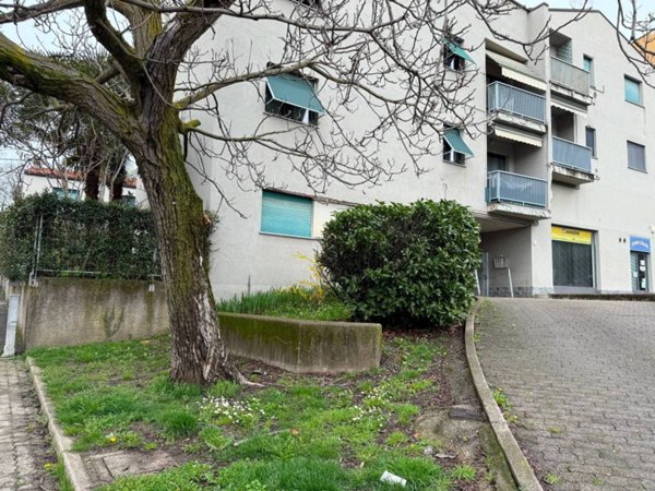 appartamento in vendita a Como in zona Breccia