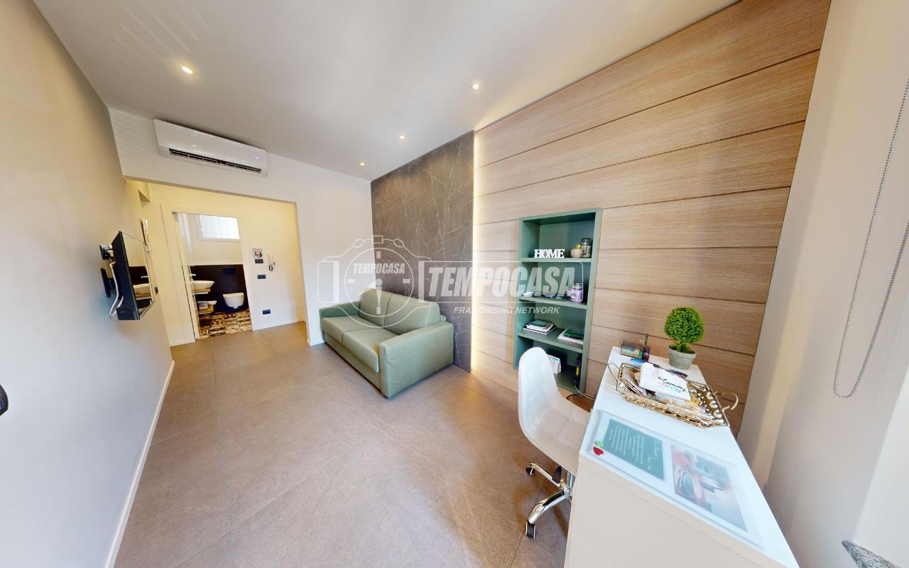 appartamento in vendita a Como in zona Borghi