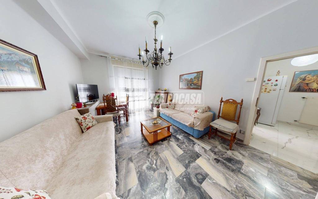 appartamento in vendita a Como in zona Lora