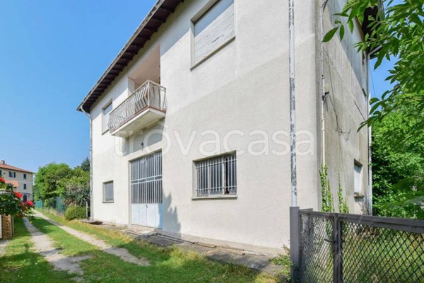 casa indipendente in vendita a Como in zona Prestino
