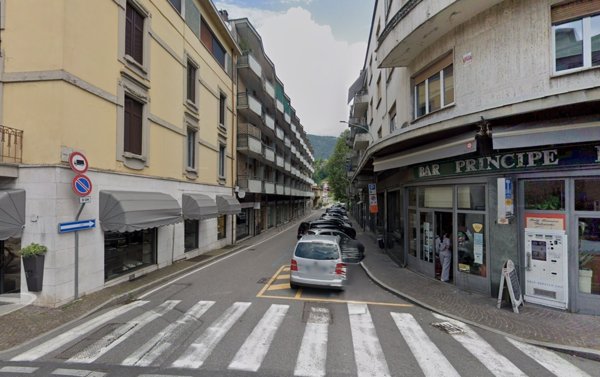 locale commerciale in vendita a Como in zona Ponte Chiasso