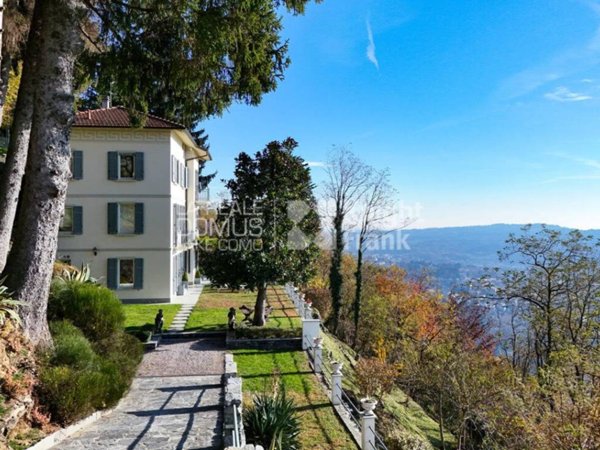 casa indipendente in vendita a Como in zona Garzola
