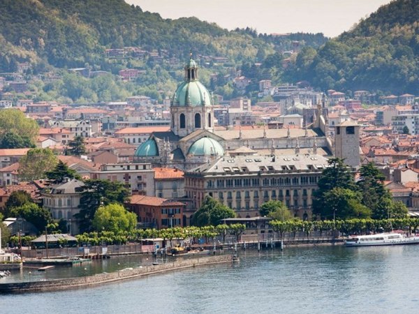 casa indipendente in vendita a Como