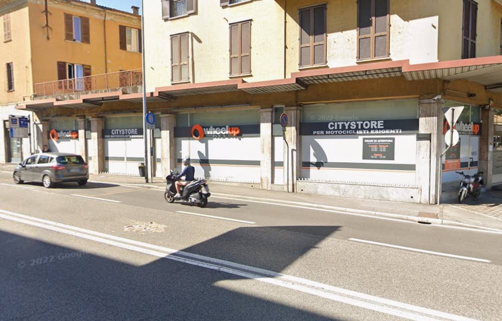 negozio in vendita a Como in zona Caserme