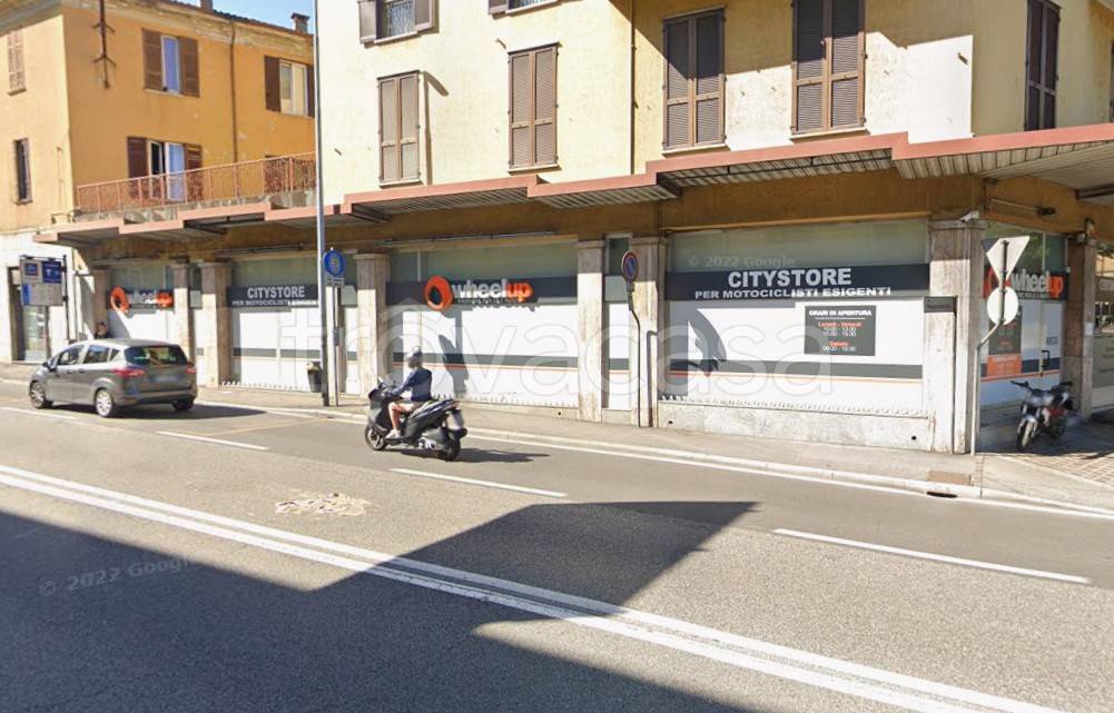 negozio in vendita a Como in zona Caserme