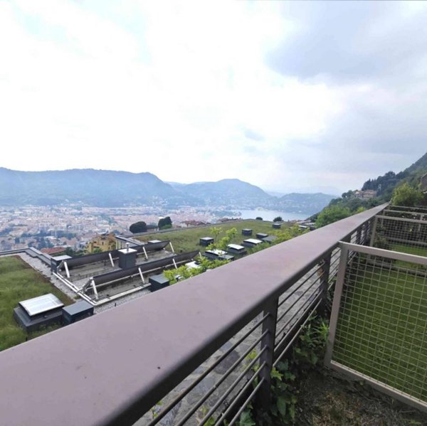 appartamento in vendita a Como in zona Garzola