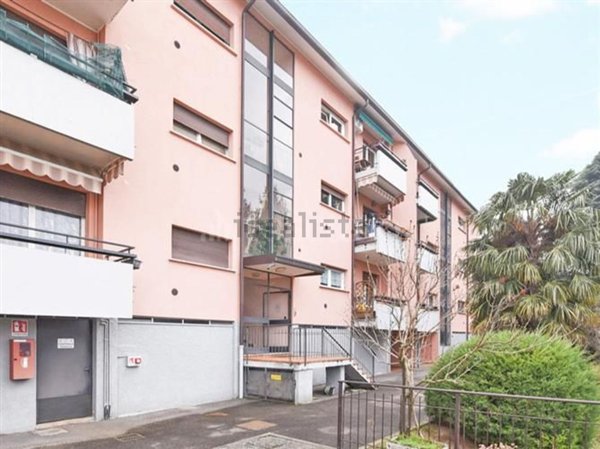 appartamento in vendita a Como in zona Lora