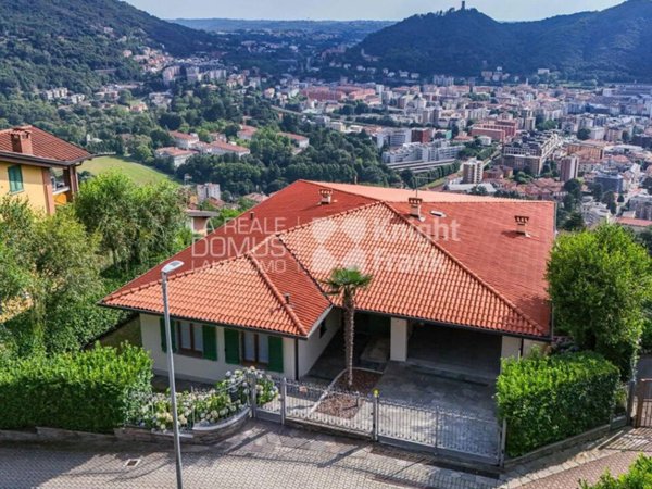 casa indipendente in vendita a Como in zona Garzola