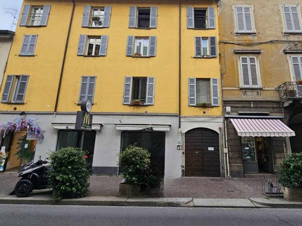 appartamento in vendita a Como in zona Borghi
