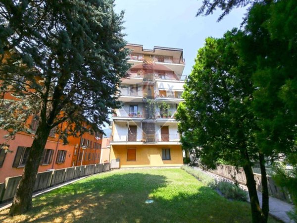 appartamento in vendita a Como in zona Lora