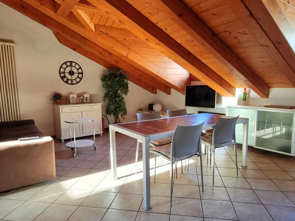 appartamento in vendita a Como in zona Borghi