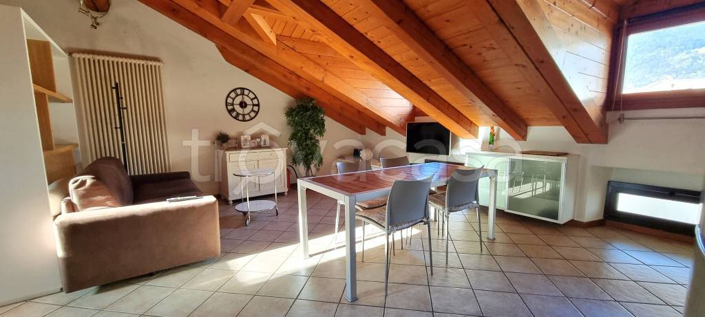 appartamento in vendita a Como in zona Borghi
