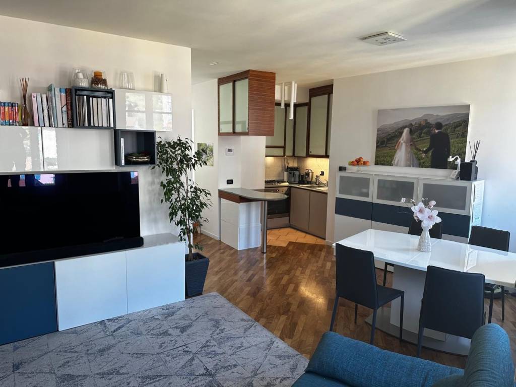appartamento in vendita a Como in zona Borghi