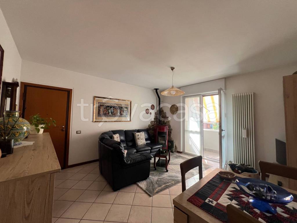 appartamento in vendita a Como in zona Tavernola