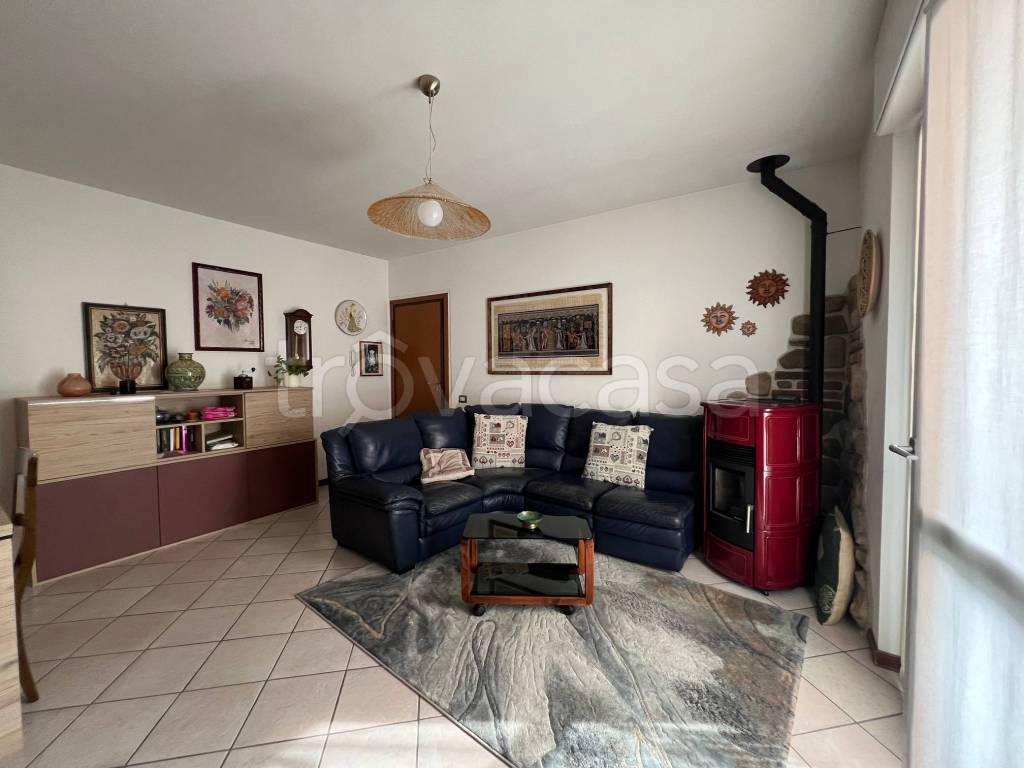 appartamento in vendita a Como in zona Tavernola