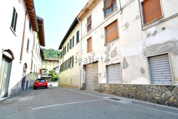 appartamento in vendita a Como in zona Camerlata