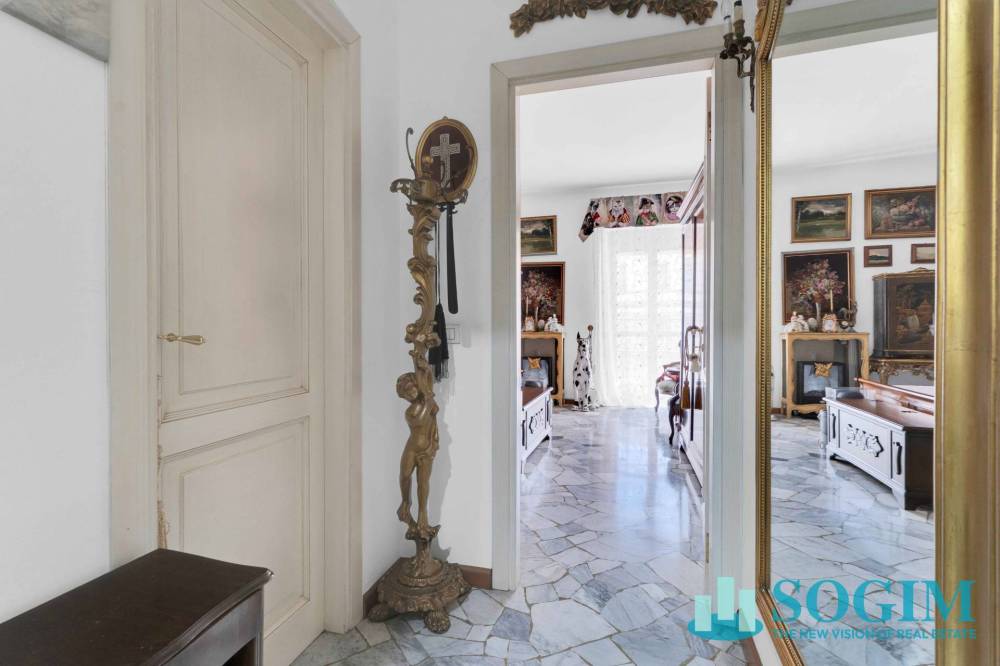 appartamento in vendita a Como in zona Como Centro