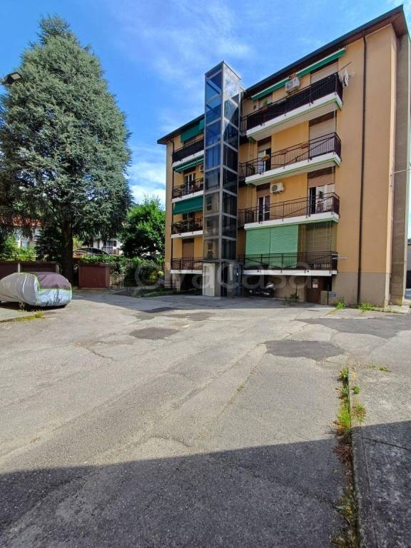 appartamento in vendita a Como in zona Rebbio