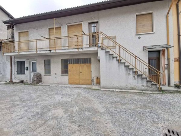 appartamento in vendita a Como in zona Lora