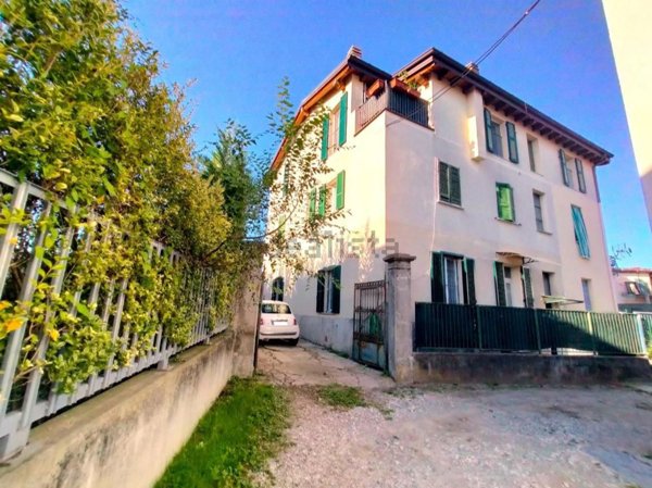 appartamento in vendita a Como in zona Rebbio
